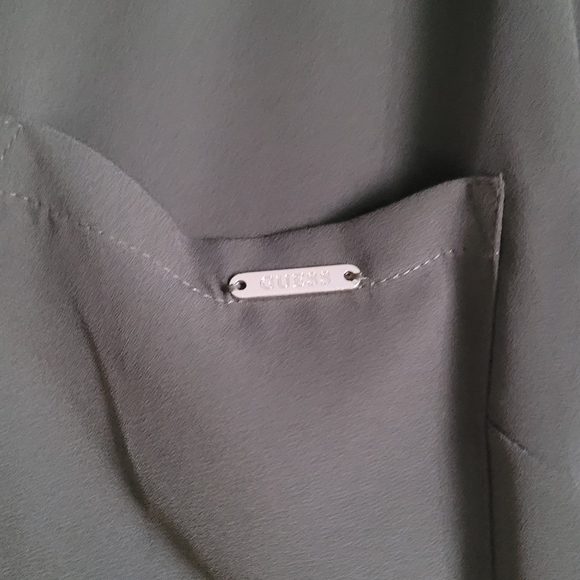 GUESS olive green professional button-up blouse NWOT - Picture 6 of 6